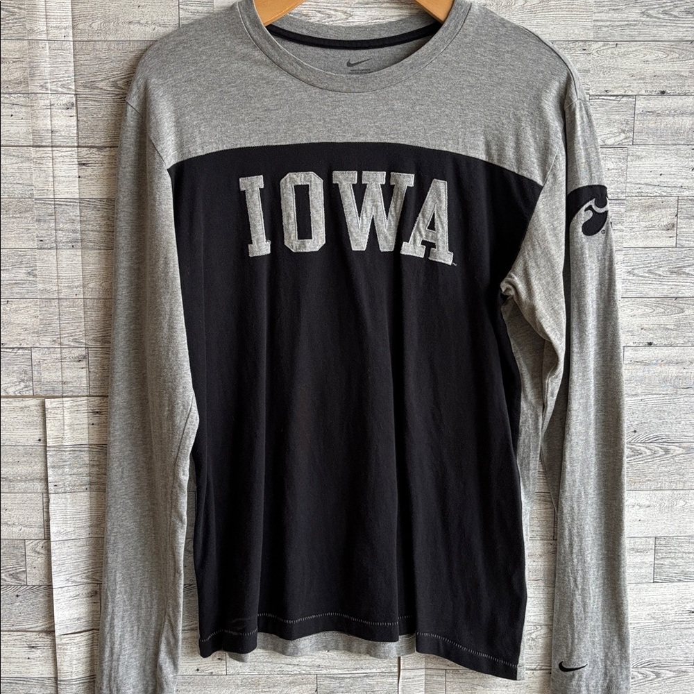 Nike Iowa Hawkeyes long‎ sleeve tee shirt men’s large vintage jersey